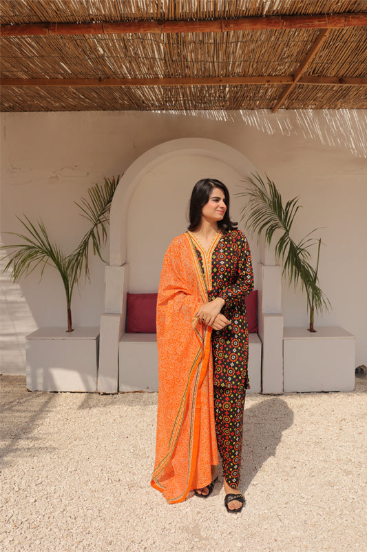 Rang e Chunri Lawn Printed Suit - 3PC